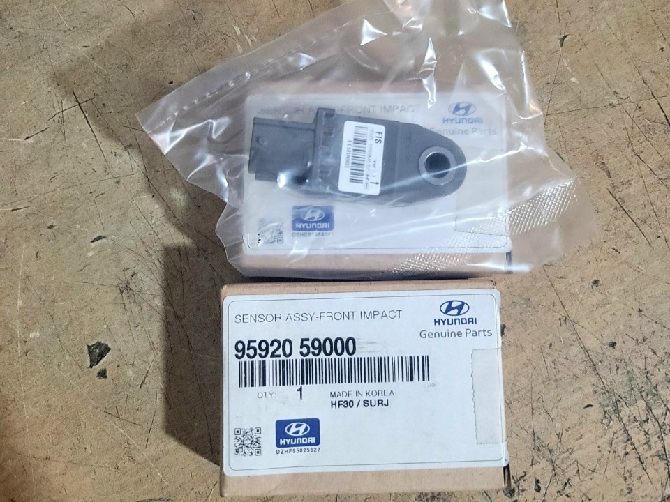  Cảm biến va chạm xe Hyundai Solati, H350